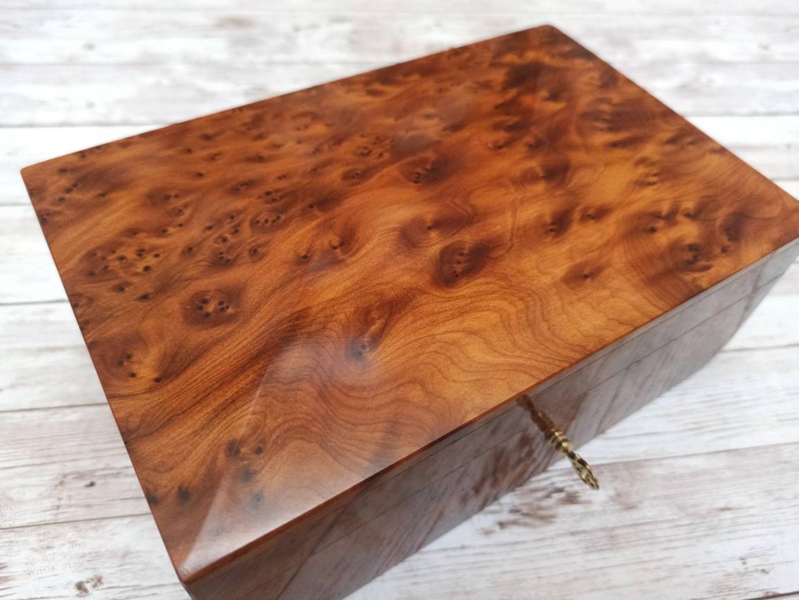 Thuya wooden Box